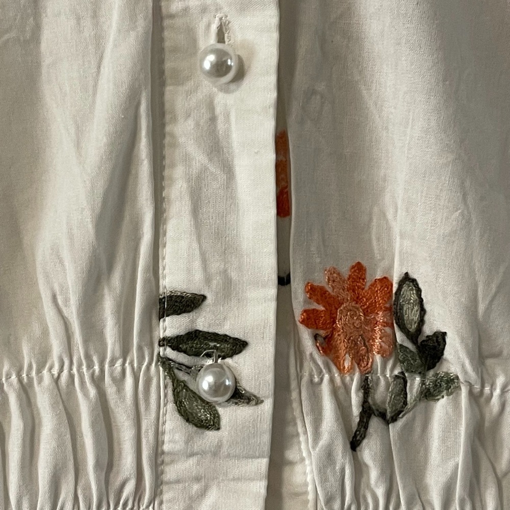 Hippie Nomad White Floral Embroidered Smocked Peplum Blouse Pearl Buttons L - Picture 5 of 6